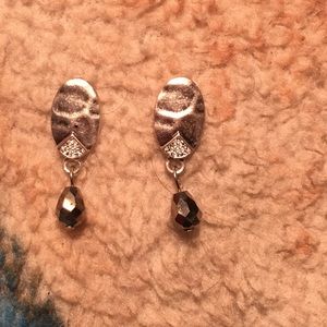 🆕Silver tone hammered earrings w silver dangle